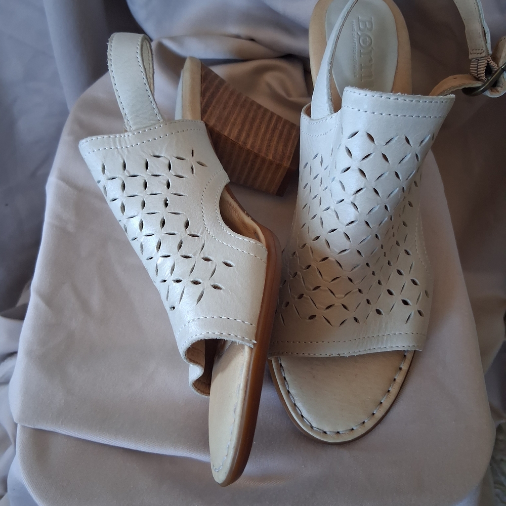 Born Cream Cut-Out Sandals - Picture 2 of 4